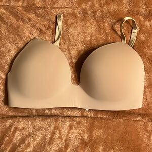NWOT Lightly Lined T-Shirt Wireless Bra 34D Nude